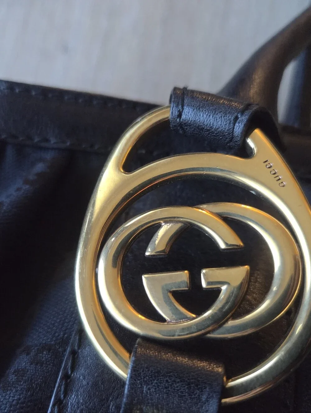 AUTHENTIC Gucci Interlocking G Pleated Tote Black GG Canvas 223954